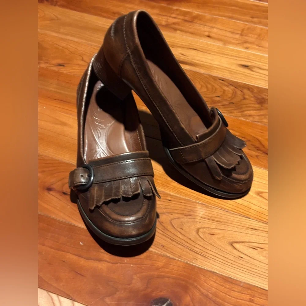 Born Lissette Brown Leather Flats with Kiltie Fringe Size 7.5